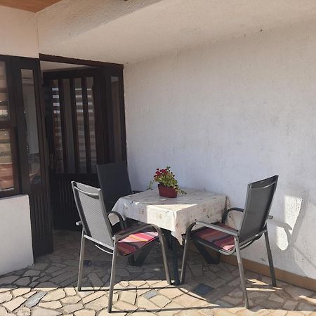 Apartments Vesna Avsec - Krk Town Bagian luar foto