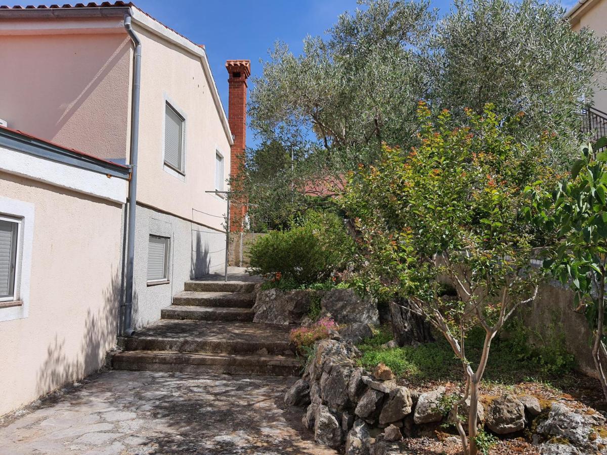 Apartments Vesna Avsec - Krk Town Bagian luar foto