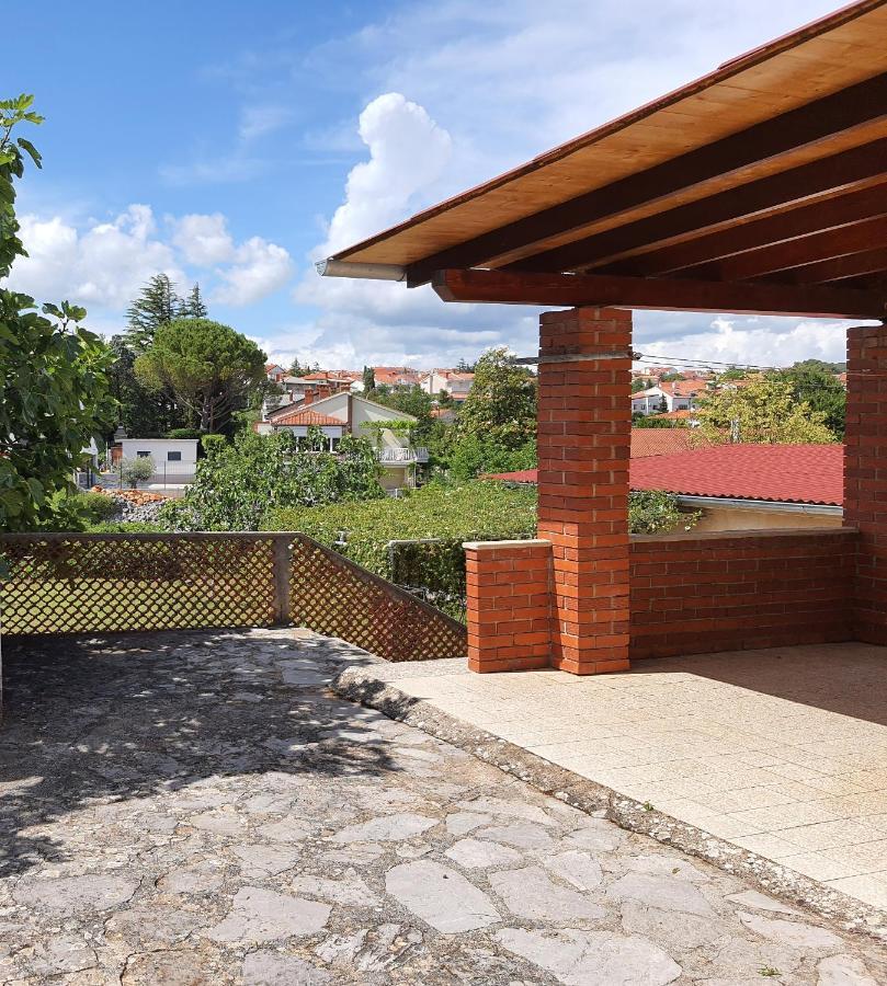 Apartments Vesna Avsec - Krk Town Bagian luar foto