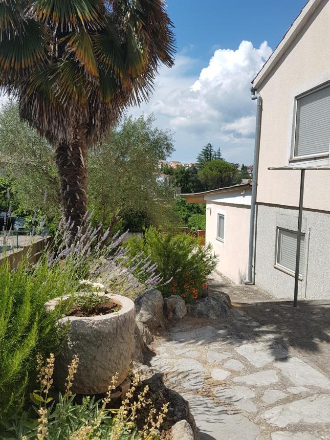 Apartments Vesna Avsec - Krk Town Bagian luar foto