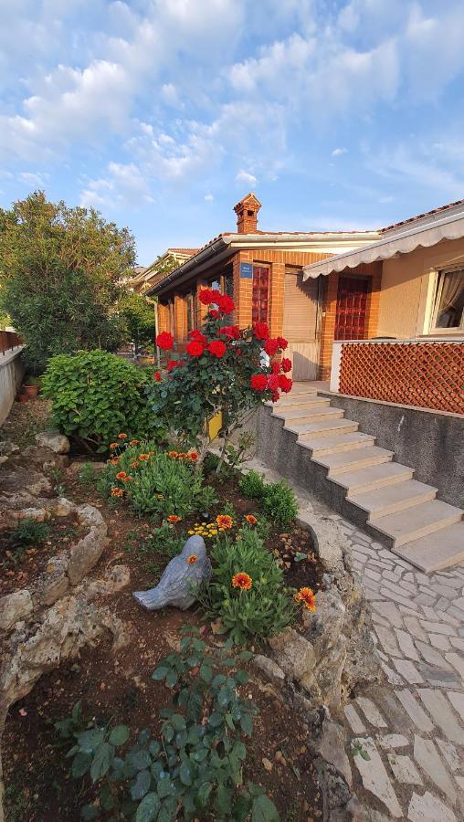 Apartments Vesna Avsec - Krk Town Bagian luar foto