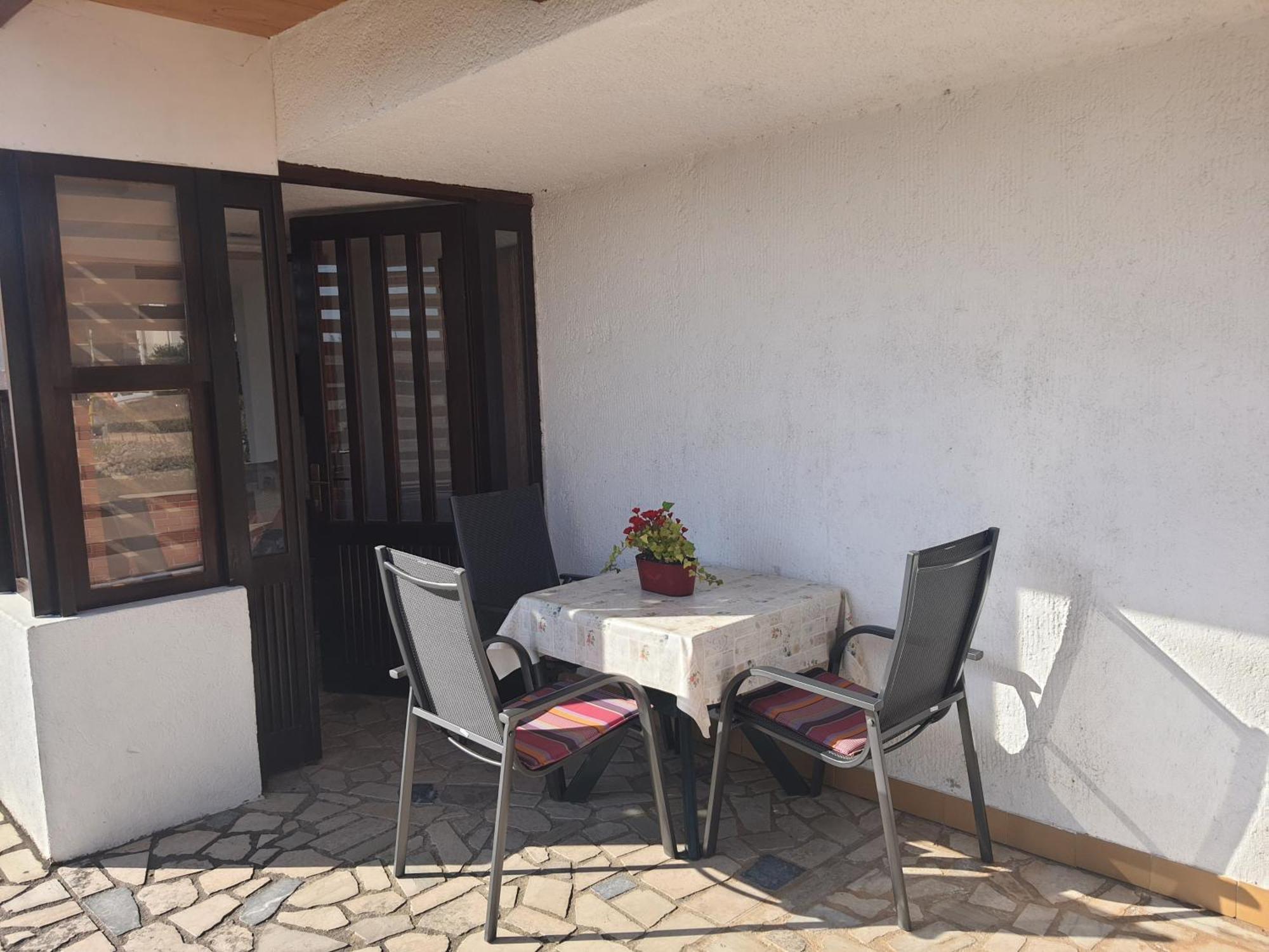 Apartments Vesna Avsec - Krk Town Bagian luar foto